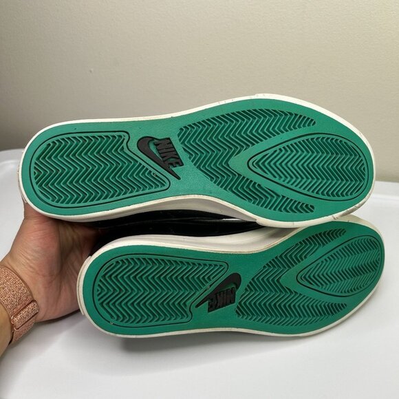 FINAL ❌❌Black nike low tops size 8.5 - Picture 5 of 10